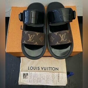 LOUIS VUITTON

Monogram Sunbath Flat Mule Sandals 37 Black